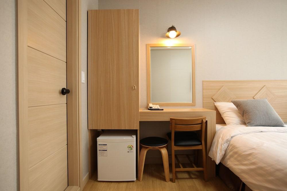 The Stay Hotel Myeongdong Сеул Экстерьер фото