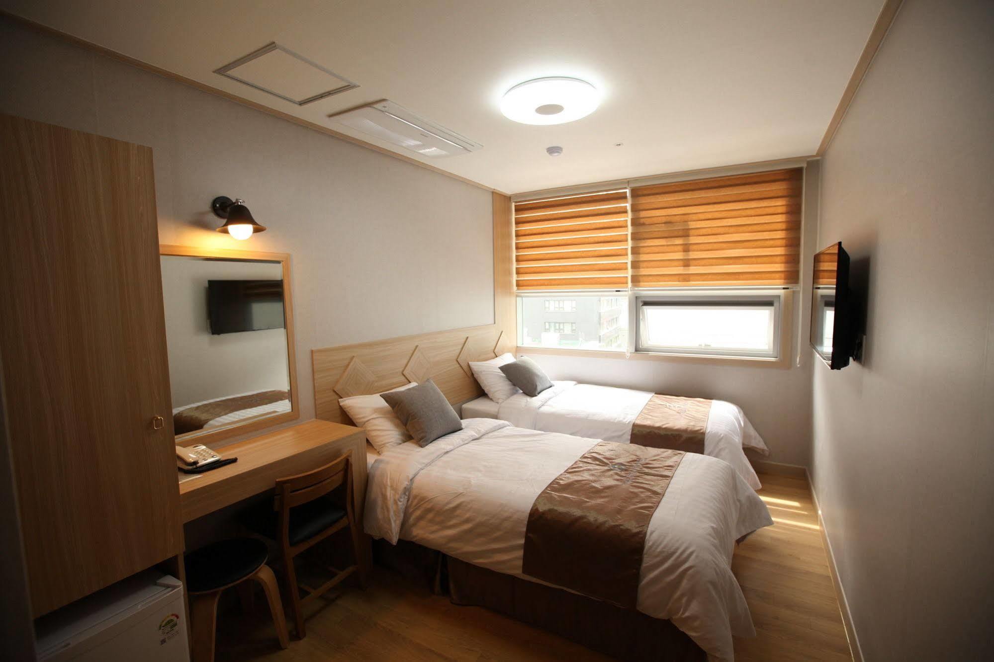 The Stay Hotel Myeongdong Сеул Экстерьер фото